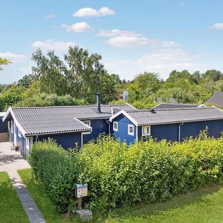 Feriehus Stunning In With Kitchen Dannemare