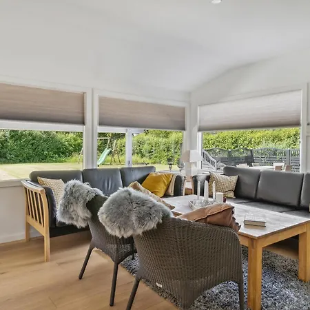 Stunning In With Kitchen *