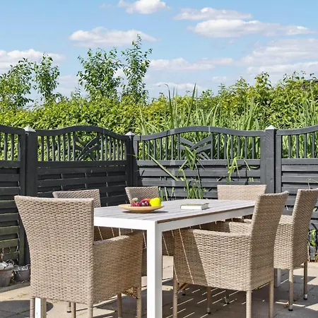 Stunning In With Kitchen Holiday home Dannemare
